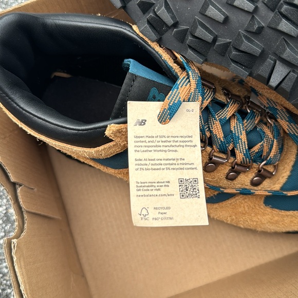 ❌ SOLD ❌New Balance RAINIER Hiking Trail Boots Vibram Brown Suede NWT - Picture 5 of 12